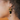 25FW63 - Gamme ALBA. Boucles d’oreilles en laiton doré à l'or fin, collection Good Vibes, ornées de pierres naturelles, idéales pour un look solaire et élégant.