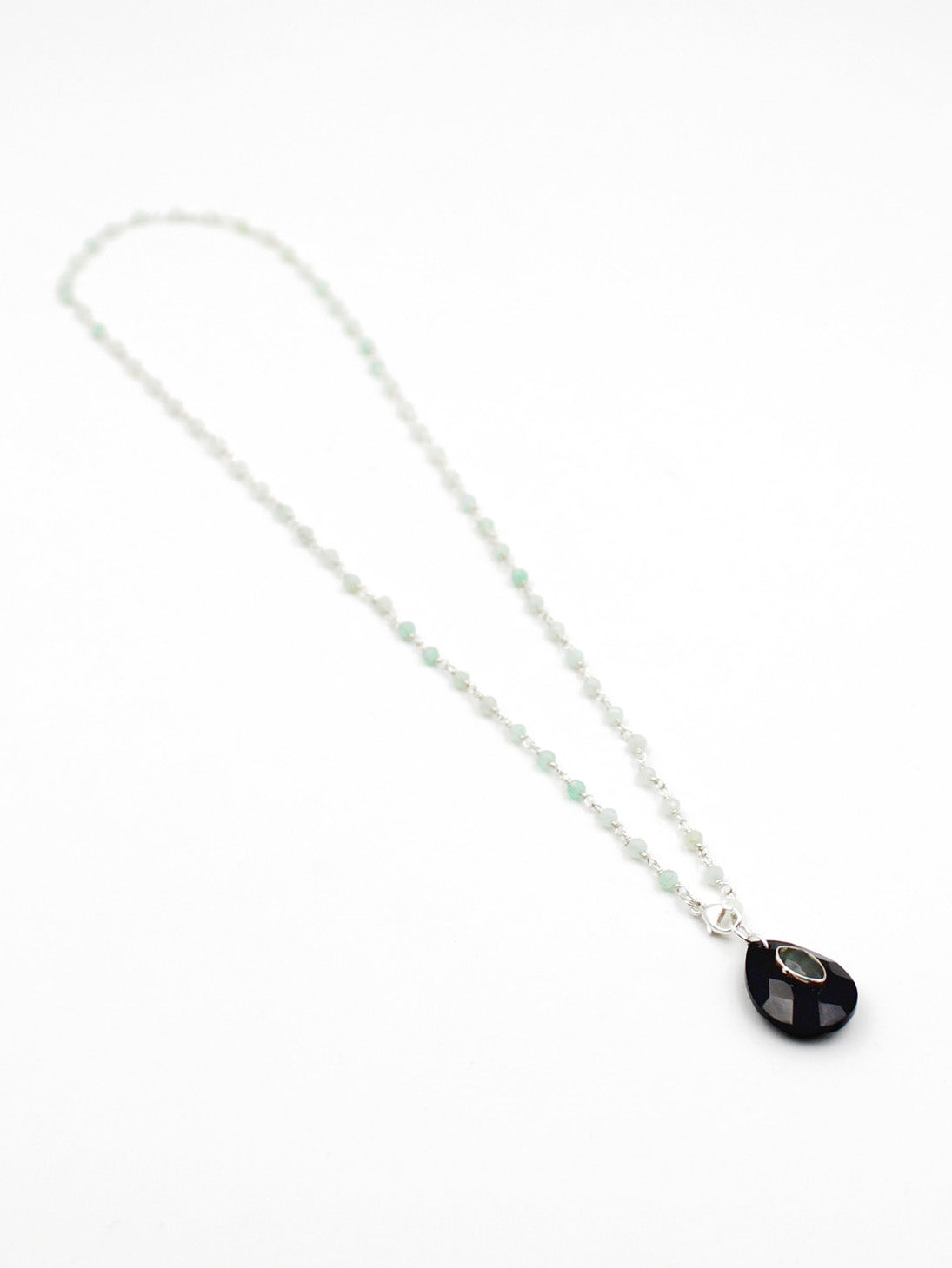 Collier perles et goutte - gamme LOUISE - argent 925 - pierres naturelles : chrysoprase, onyx noir, labradorite - nouvelle collection 23FW - l’Atelier des Dames