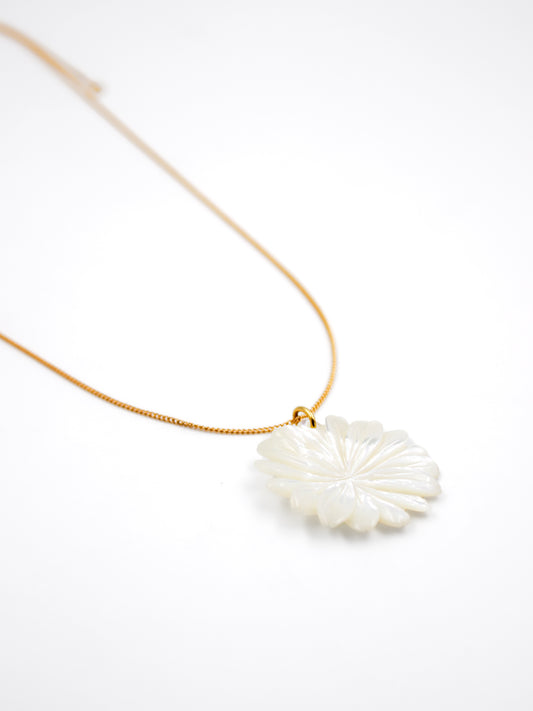 Mother-of-pearl daisy necklace - EVE