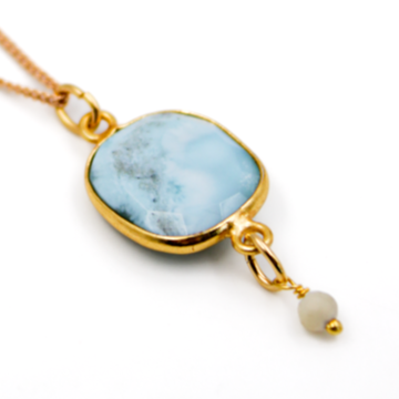 Collier en laiton doré à l'or fin, collection Texas Sun, orné de pierres naturelles, idéal pour un look solaire et élégant.