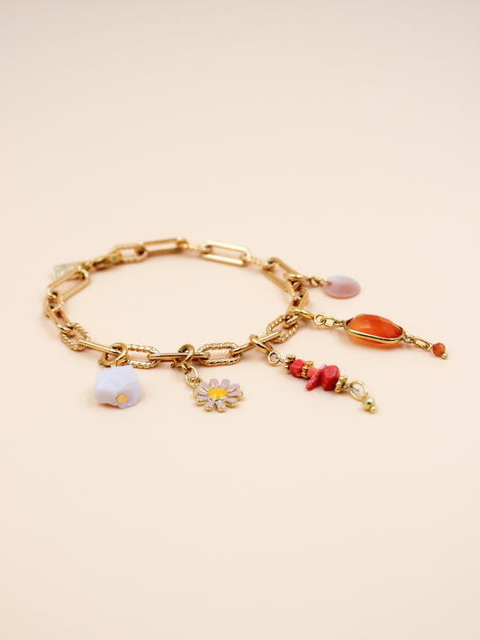 Bracelet grigris - Octobre Rose - laiton doré à l’or fin - pierres naturelles : nacre, cornaline, corail, opale rose - l’Atelier des Dames