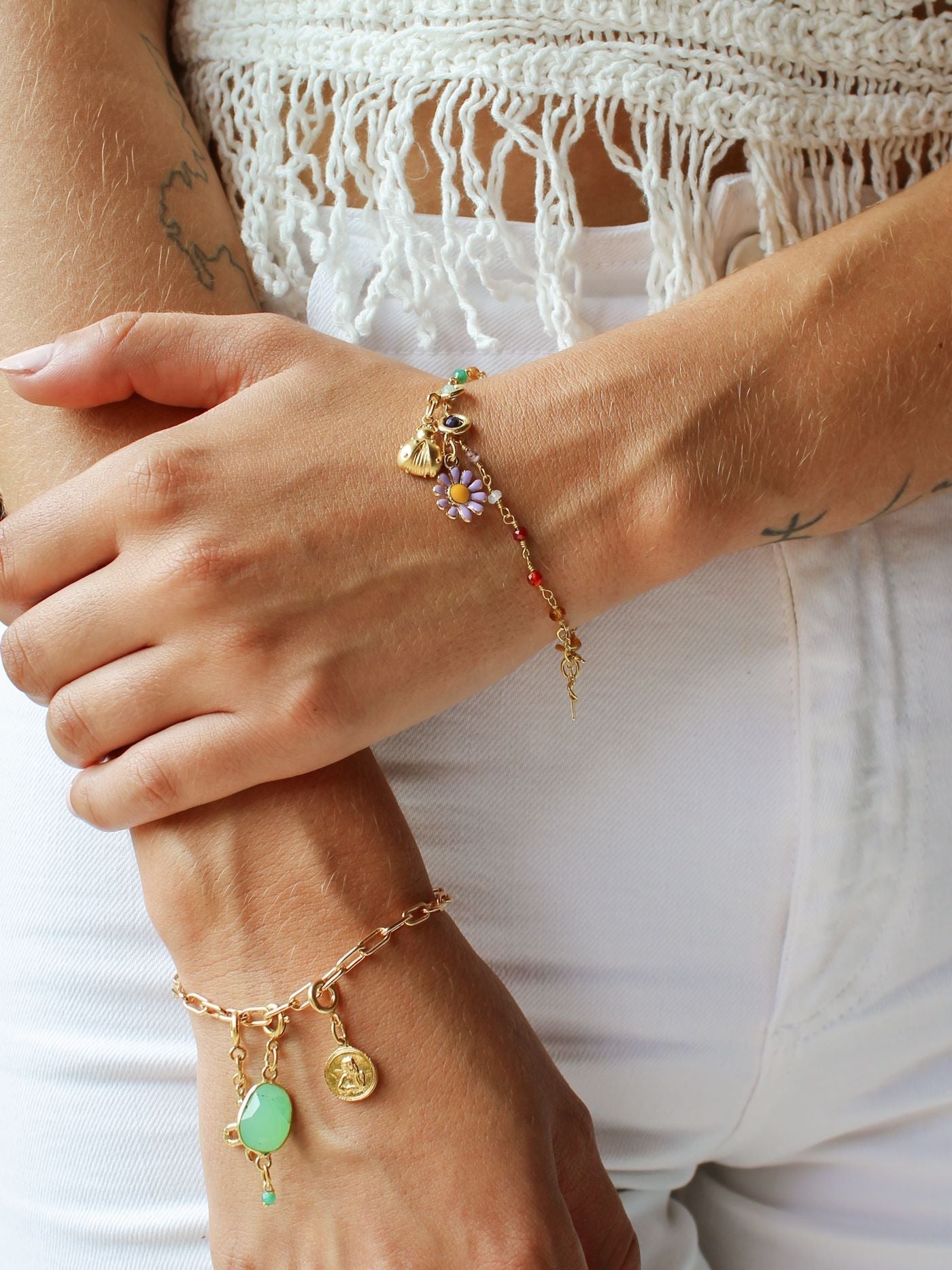 Compositions bracelets charms portées 