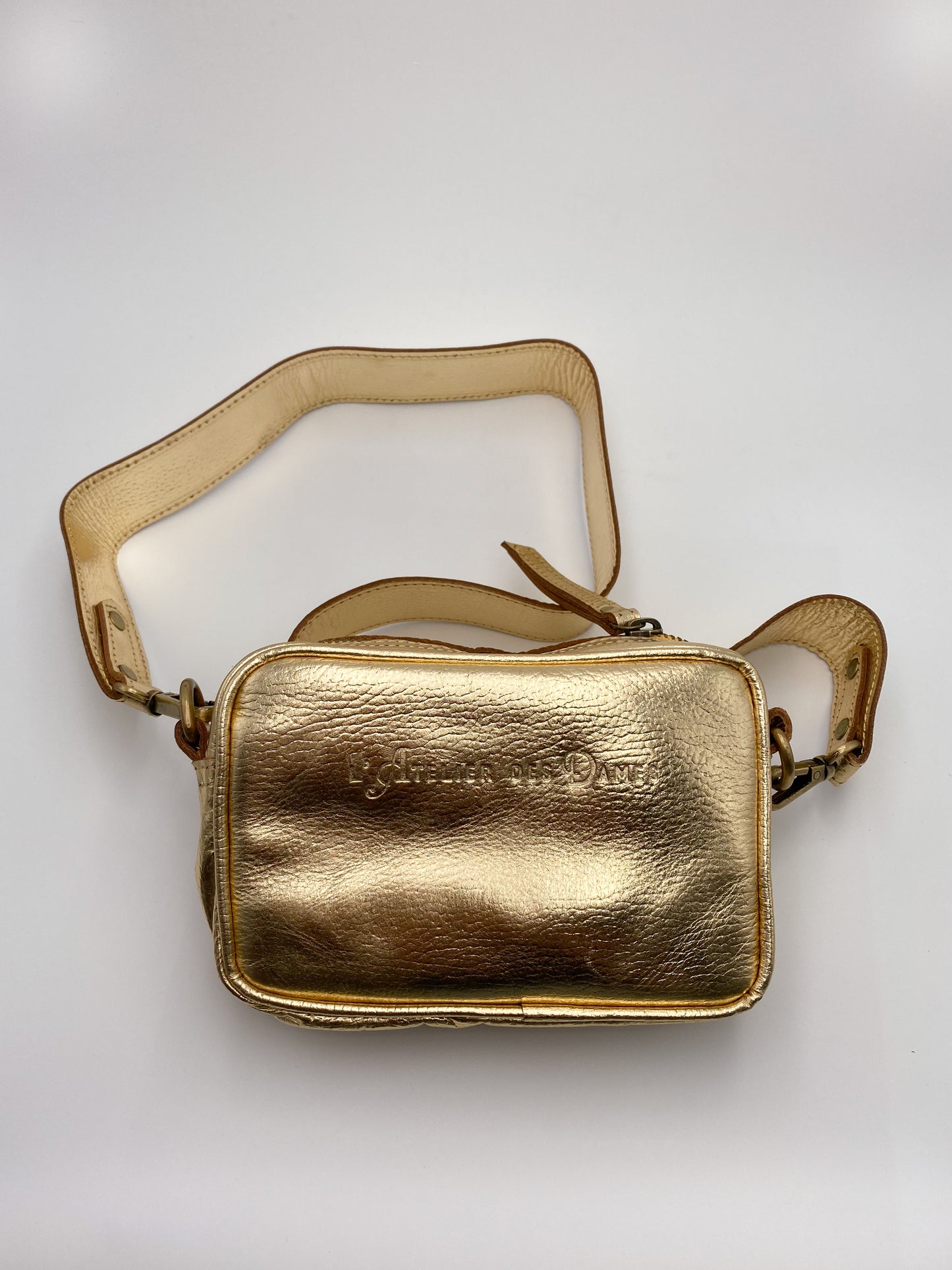 Petit sac carré doré en cuir recyclé - MARGAUX