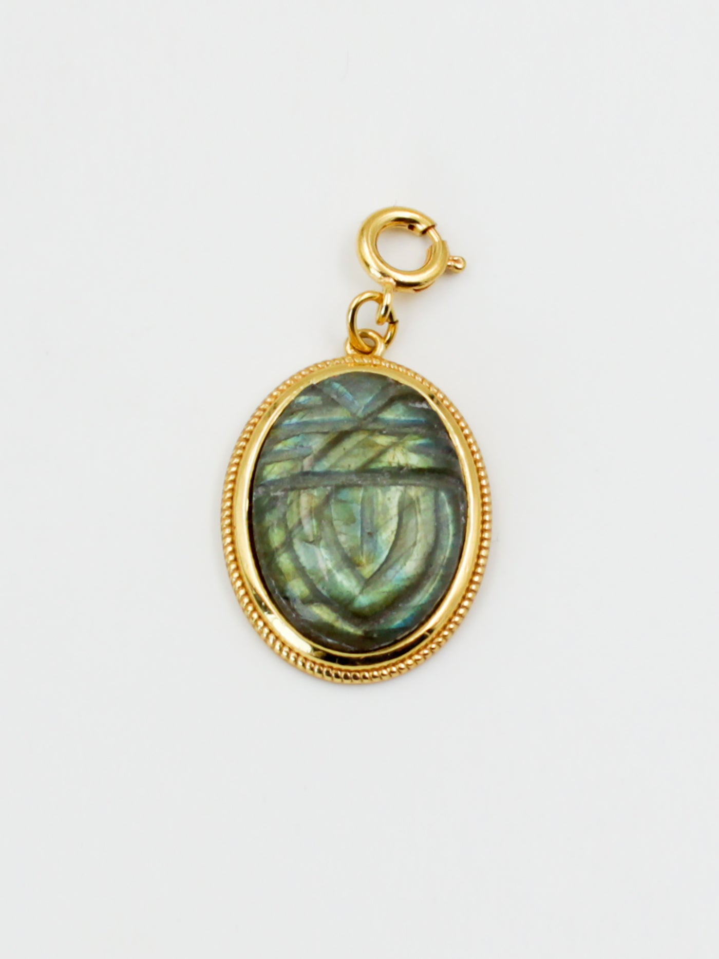 Charm scarabée labradorite de la gamme GRIGRI - L'Atelier des Dames