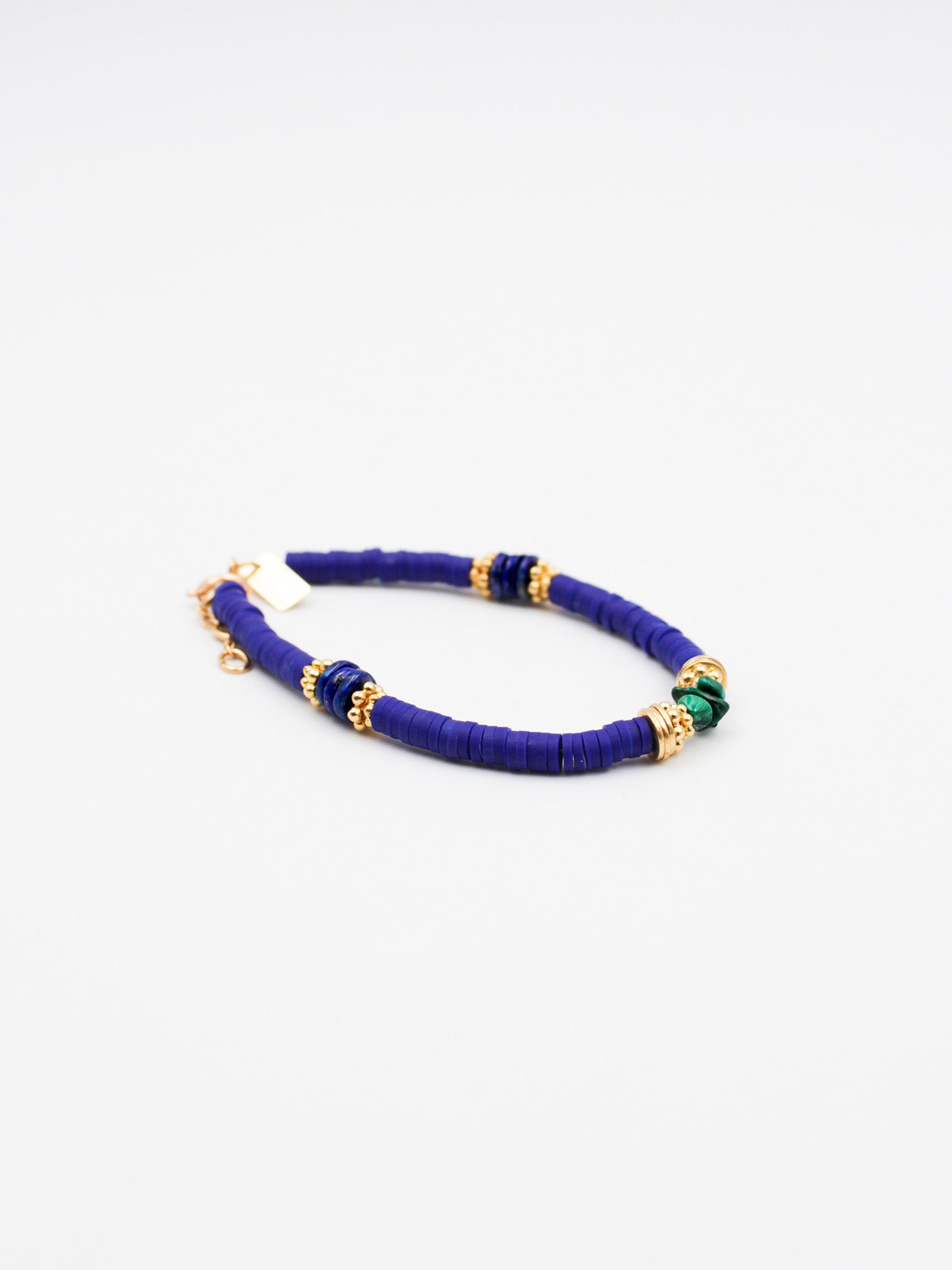 Bracelet gomme bleu marine - gamme VANESSA - laiton doré à l’or fin - pierres naturelles : malachite, lapis lazuli - nouvelle collection 23FW - l’Atelier des Dames