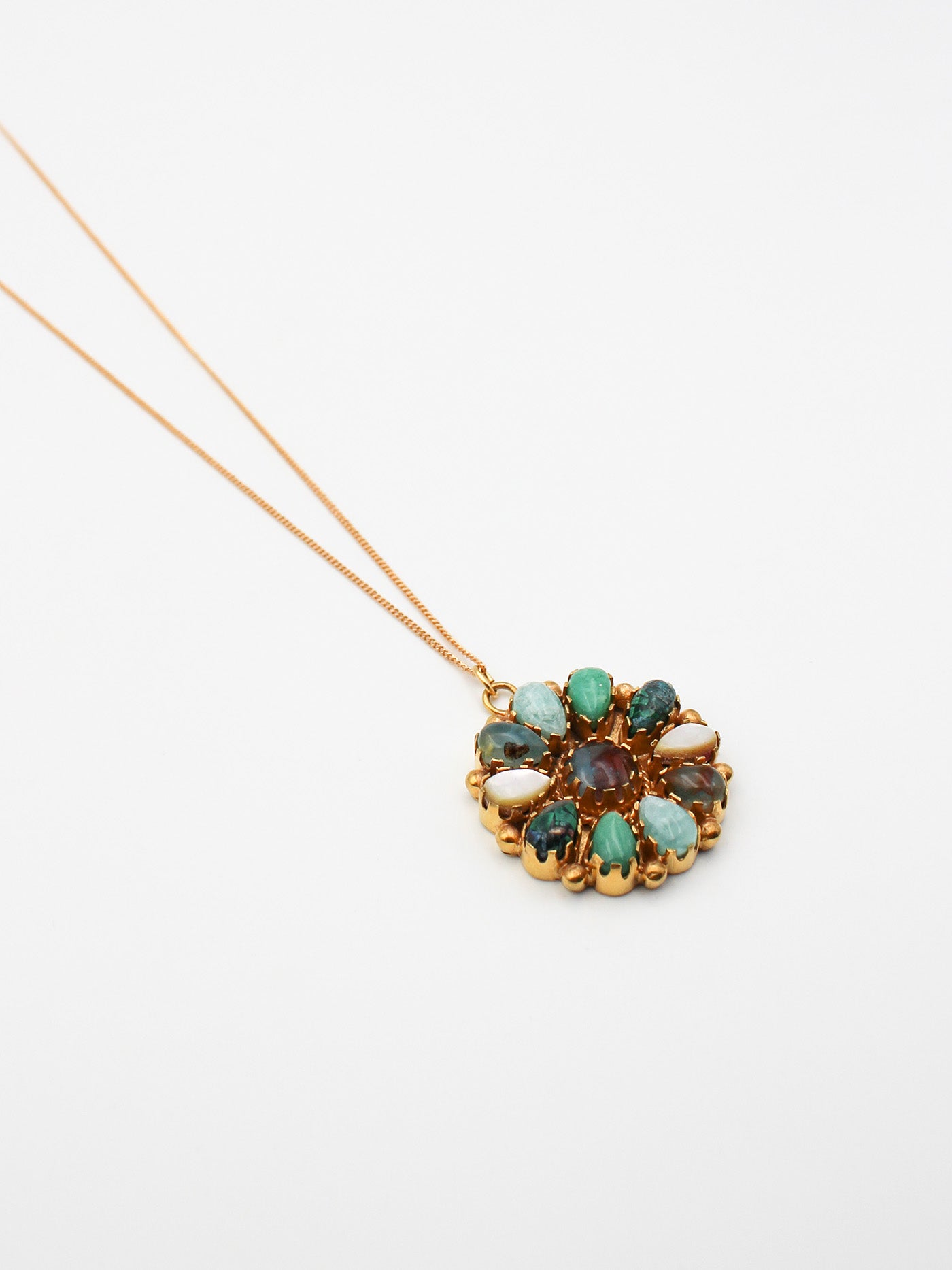 Collier flower multico turquoise - gamme ELSA - pierres naturelles : chrysocolle, chrysoprase, nacre, amazonite, jaspe aquaterra - nouvelle collection 23FW - l’Atelier des Dames